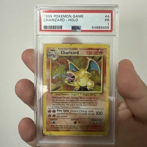 1999 POKEMON SET UNLIMITED #4/102 CHARIZARD RARE HOLO PSA 1