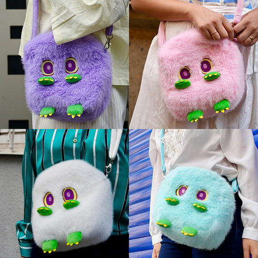 GATHERERS TAVERN WINGED KURIBOH ARTY BAG